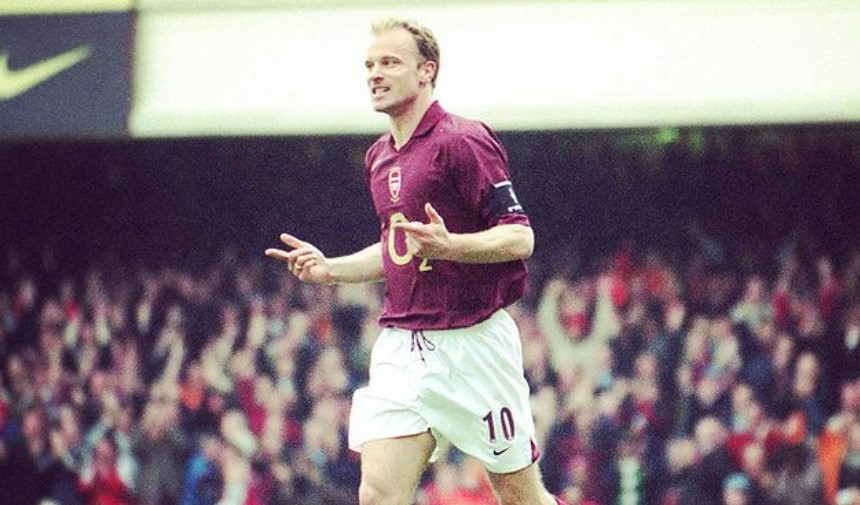 Dennis Bergkamp kariyeri boyunca kaç gol attı hangi takımlarda oynadı