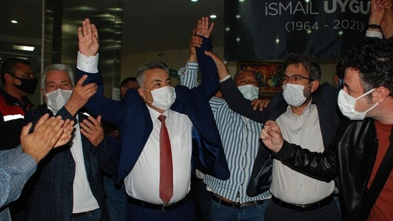 İzmir’de yeni Torbalı Belediye Başkanı Mithat Tekin oldu