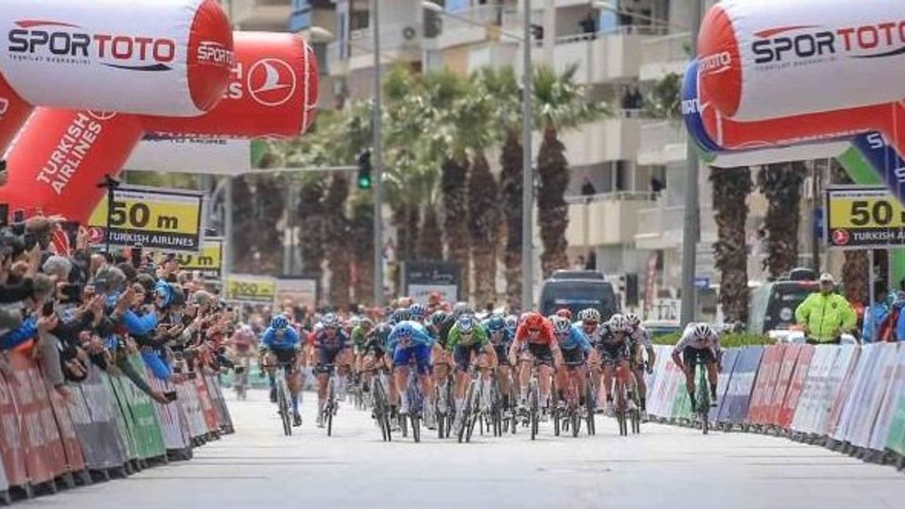 57. Cumhurbaşkanlığı Türkiye Bisiklet Turu Çeşme - İzmir etabı 2022 yapıldı