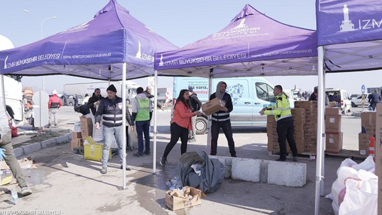 Deprem yardım kampanyası: İzmir’den afet bölgesine destek yağıyor