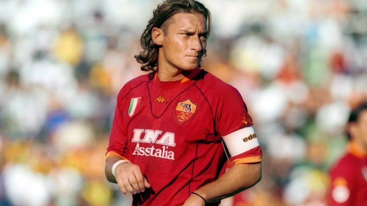 Francesco Totti kariyeri boyunca kaç gol attı hangi takımlarda oynadı aslen nereli kimdir?
