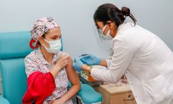 İzmir’de 54 bin 533 sağlık çalışanı aşı oldu