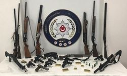 İzmir’de silah kaçakçılığı yapan suç örgütüne operasyon