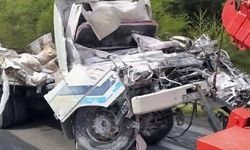 İzmir Kemalpaşa’da kamyon devrildi: Bülent Öz hayatını kaybetti