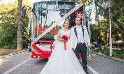 2 otobüs şoförü evlendi, ESHOT otobüsü gelin arabası oldu