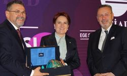 Meral Akşener İzmir’de iş dünyasıyla bir araya geldi