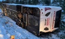 Afyon Emirdağ Yarımca Köyü trafik kazası: Yolcu otobüsü devrildi