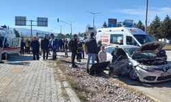 Kütahya Gediz Uşak yolunda trafik kazası: Jandarma kavşağında 10 yaralı