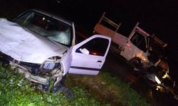 Manisa Salihli Yeşilova Mahallesi trafik kazası: Otomobil ile kamyonet çarpıştı