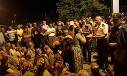 İzmir Dikili Yaylayurt Köyü’nde kaçırılan Buket Uslu ve Gözde Uslu için oturma eylemi
