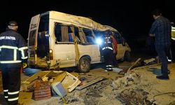 Uşak Ulubey yolunda trafik kazası son dakika minibüs devrildi Hasibe Bozkurt öldü 14 kişi yaralandı