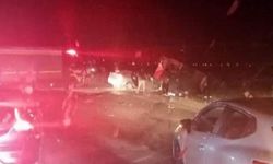 Manisa Alaşehir Kavaklıdere trafik kazası: İşçi servisi ile otomobil çarpıştı, 17 yaralı