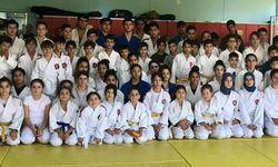 İzmir Büyükşehir Belediyespor'da judo kuşak sınavı yapıldı