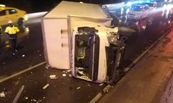 İzmir Konak’da kamyon kazası.. Yeşildere Caddesi’nde alt yola uçtu