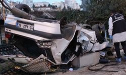 İzmir Çiğli’de trafik kazası, araç takla attı: 2 ölü, 1 yaralı