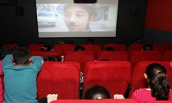 Buca’da çocukların sinema keyfi