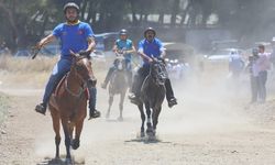 Buca’da Rahvan At Yarışları düzenlendi