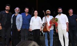 Grup Mecaz, Çiğli Egekent'te sahneye çıktı