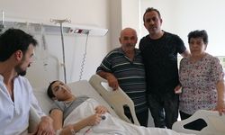 Haluk Levent, İzmir'de kanser hastası Dilara Sığırcı'yı ziyaret etti