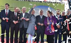 İzmir 15 Temmuz Demokrasi Şehitleri Meydanı açıldı