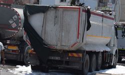 Aliağa Necmettin Giritlioğlu Caddesi'nde kamyonda yangın çıktı