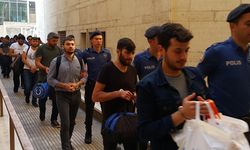 İzmir'de FETÖ operasyonu: Toplam 42 asker gözaltında