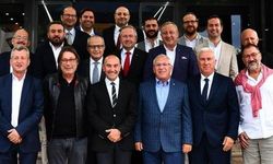 İzmir’de spor kulüpleri başkanları ile Tunç Soyer zirvesi