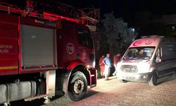 İzmir Dikili'de yangın! Ev sahibi zehirlendi