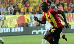 İzmir ekibi Göztepe'nin eski golcüsü Demba Ba, takıma dönüyor