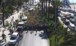 İzmir Karşıyaka'da Zübeyde Hanım Koşusu gerçekleştirildi