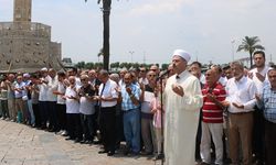 İzmir Konak'ta Muhammed Mursi için gıyabi cenaze namazı kılındı