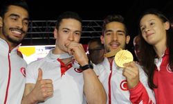 İzmirli Dünya Şampiyonu İbrahim Çolak’a coşkulu karşılama