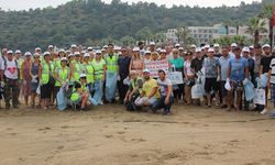 Menderes Özdere'de dernekler ve vatandaşlar plajı temizledi