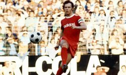 Franz Beckenbauer kariyeri boyunca kaç gol attı hangi takımlarda oynadı aslen nereli kimdir?