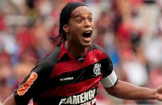 Ronaldinho toplam kaç gol attı hangi takımlarda oynadı Ronaldinho aslen nereli kimdir?