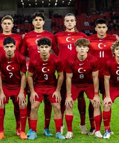 İzmir Altınordu oyuncuları milli takım forması giydi
