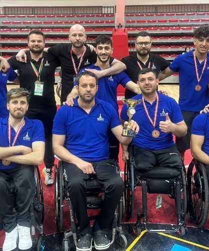 İzmir Büyükşehir Belediyesi Tekerlekli Sandalye Basketbol Takımı Avrupa üçüncüsü