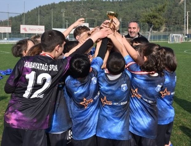 İzmir Altınordu Felsefe Kardeşliği AFEK Turnuvası 2023 yapıldı