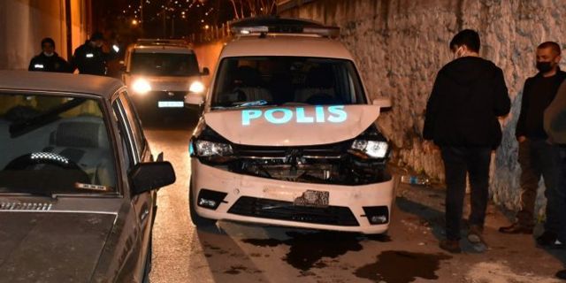 İzmir Konak’ta azılı hırsız polis aracına çarptı, yakayı ele verdi