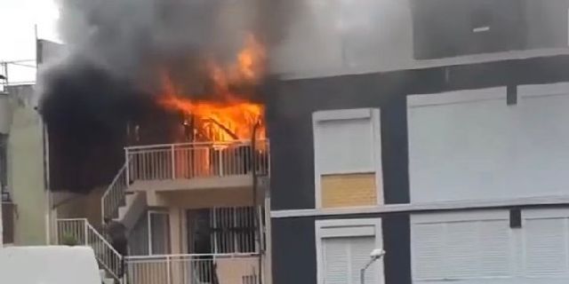 İzmir Bayraklı Alparslan Mahallesi yangın: Çatı katı yandı