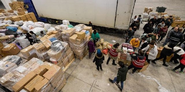 Deprem yardım kampanyası için İzmir’den destek 54 milyon lirayı aştı