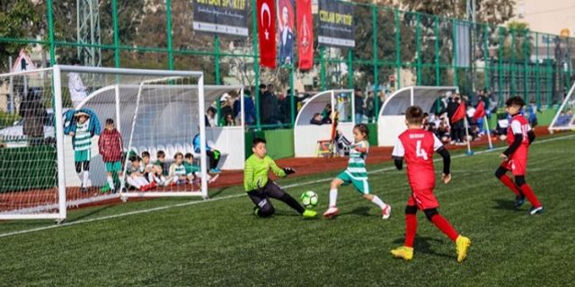 İzmir Karşıyaka Winter Cup Futbol Turnuvası yapıldı