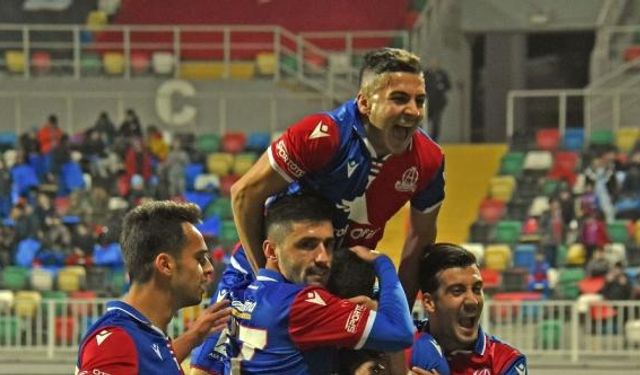 İzmir derbisinde Altınordu, Menemenspor'u tek golle geçti