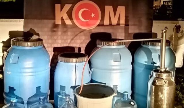 İzmir Çeşme’de 740 litre kaçak içki ele geçirildi