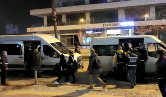 İzmir’de masaj salonlarına fuhuş baskını: 10 kişi tutuklandı