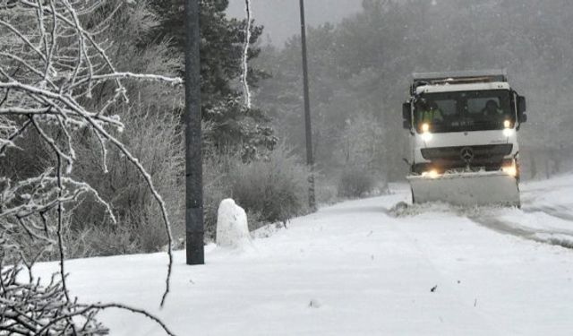 Son Dakika İzmir kar yağışı 2021 devam ediyor, İzmir kar yağan yerler ve ilçeler