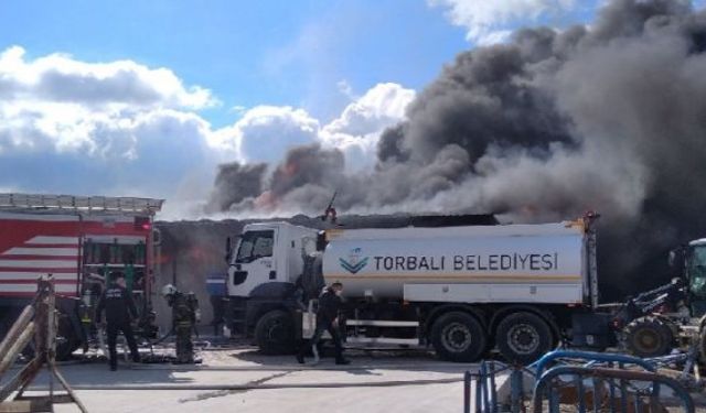 İzmir Torbalı’da yangın, plastik saksılar ve kimyasal zirai ilaçlar yandı