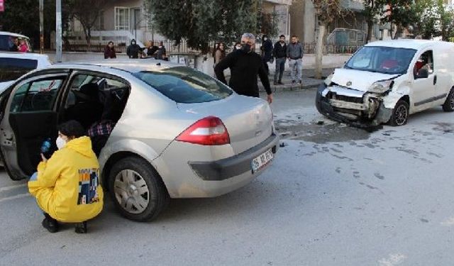 Aydın Efeler Alaçam Caddesi’nde kovalamaca ve trafik kazası: 1 yaralı