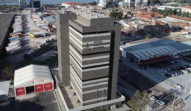 İzmir Bayraklı Smyrna Tam Otomatik Kapalı Otoparkı açılıyor