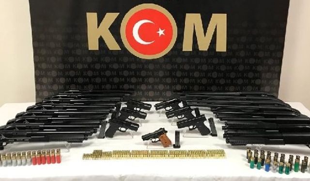 İzmir Buca ve Konak’ta silah kaçakçılığı operasyonu